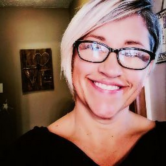 Meet your Posher, Shellie - Picture 1 of 1